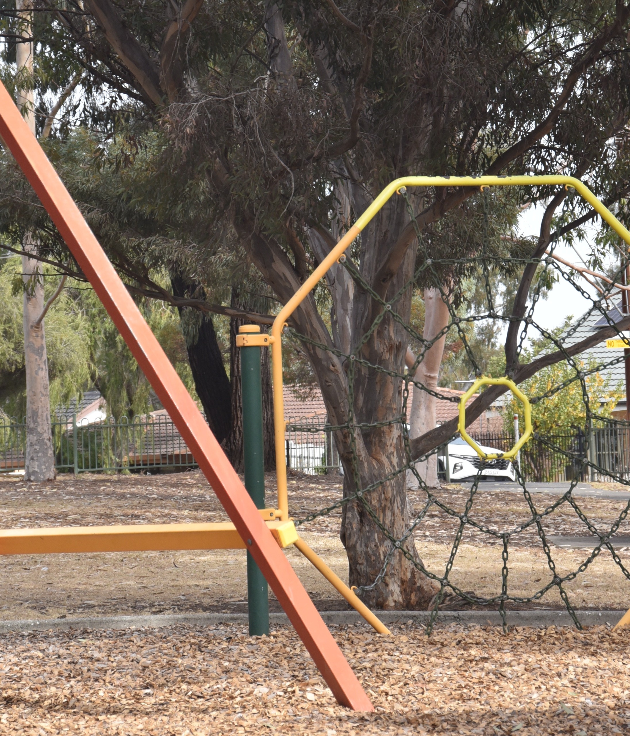 Climbing frame that looks like a spider's web